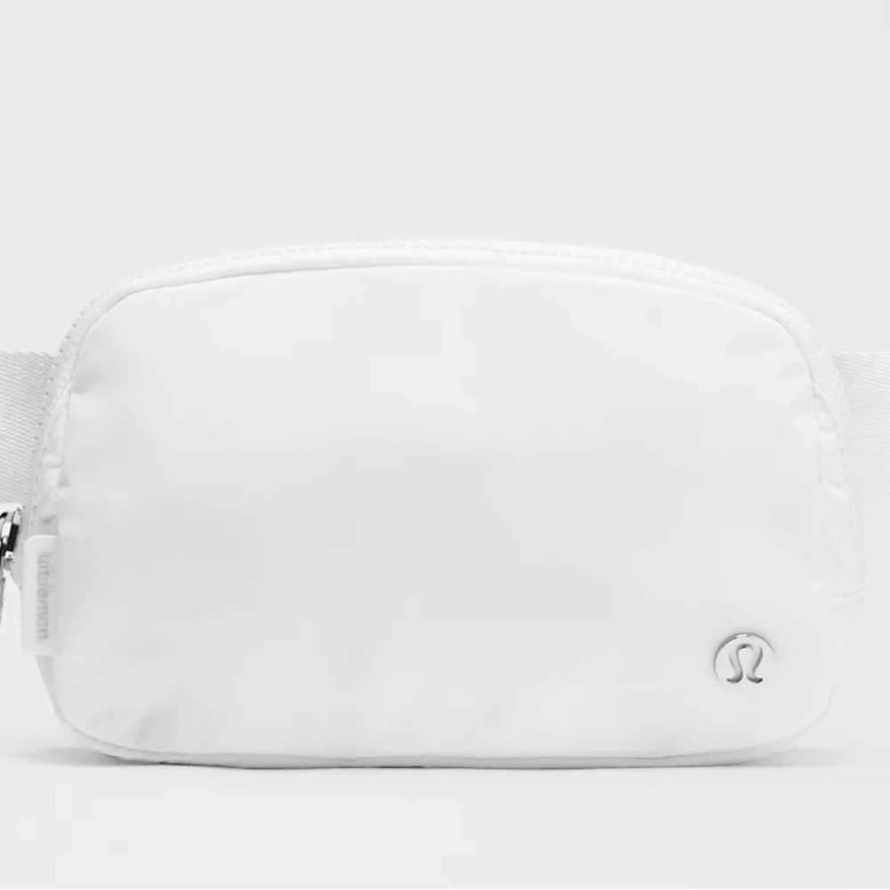 New Lululemon Everywhere Belt Bag